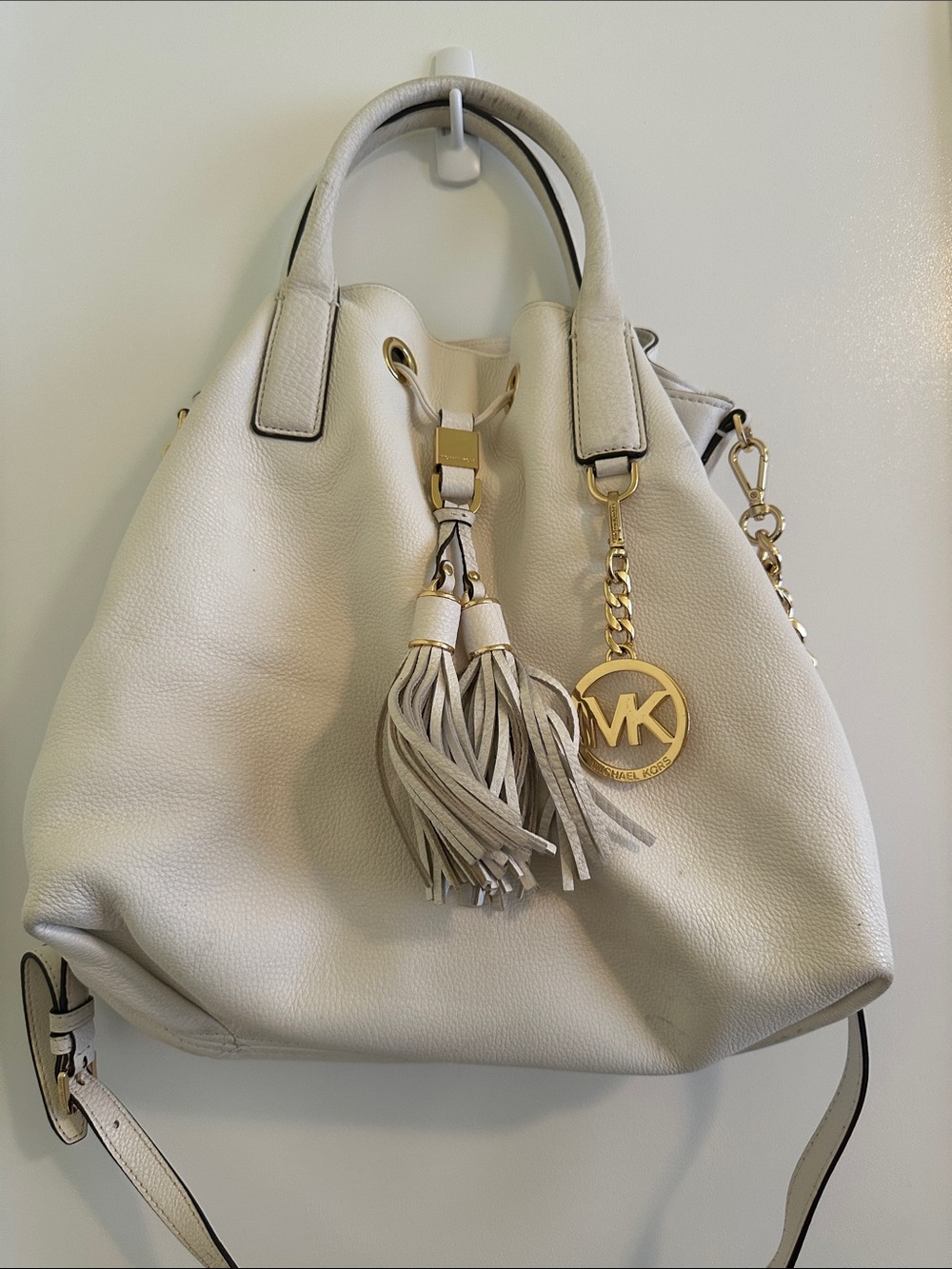 Michael Kors White Leather Tassel Drawstring Shoulder Bag